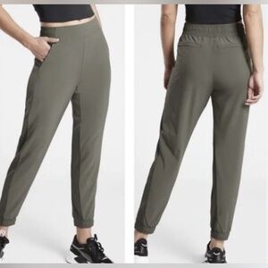 ATHLETA Brooklyn Ankle Pant dark olive green size 6 lightweight stretch